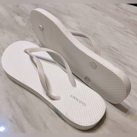 NWOT! White old navy flip flops. - Picture 2 of 2